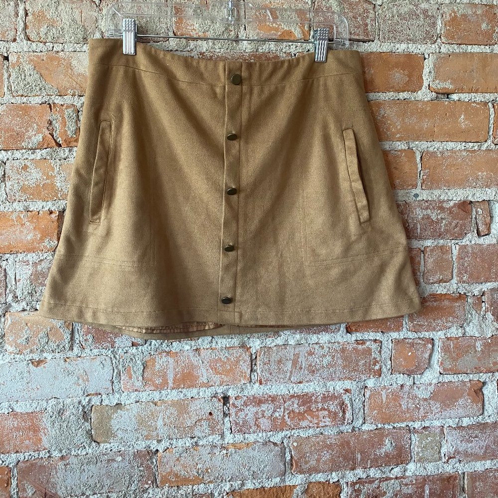 Soft skirt with buttons